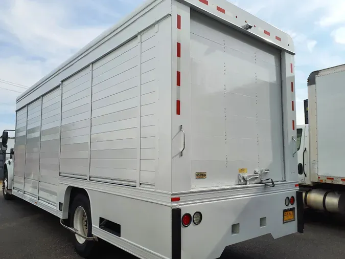 2018 FREIGHTLINER/MERCEDES M2 106