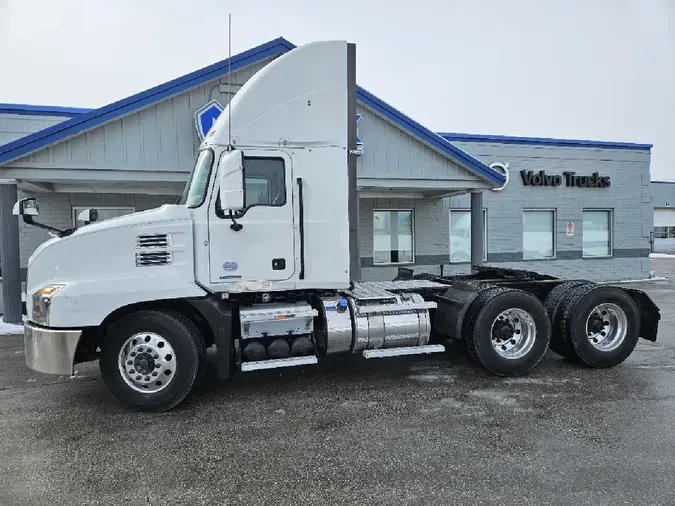 2022 MACK AN64T