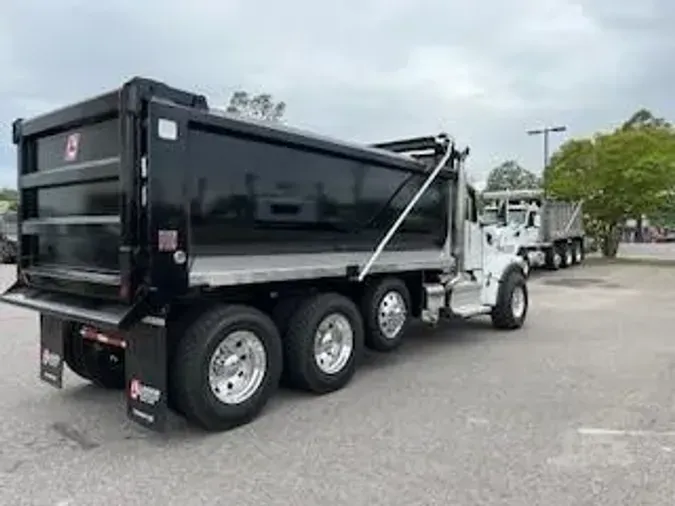 2025 PETERBILT 567