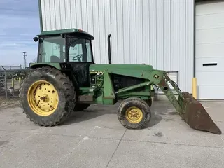 1992 John Deere 3055