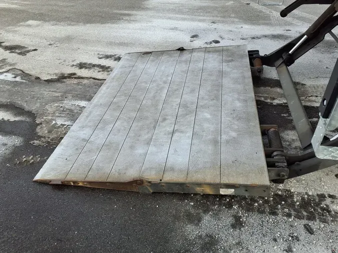 2019 FREIGHTLINER/MERCEDES M2 106