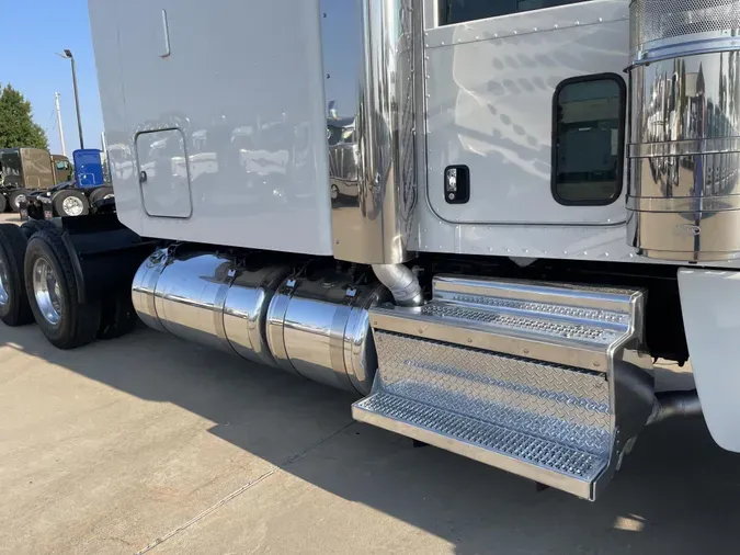 2019 Peterbilt 389