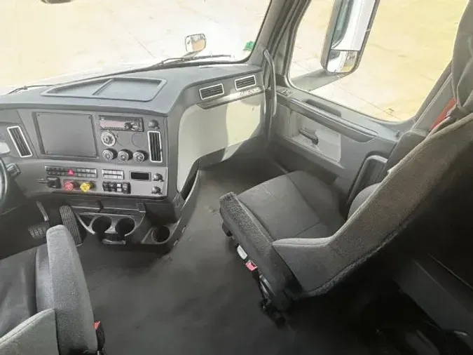 2020 Freightliner New Cascadia 126