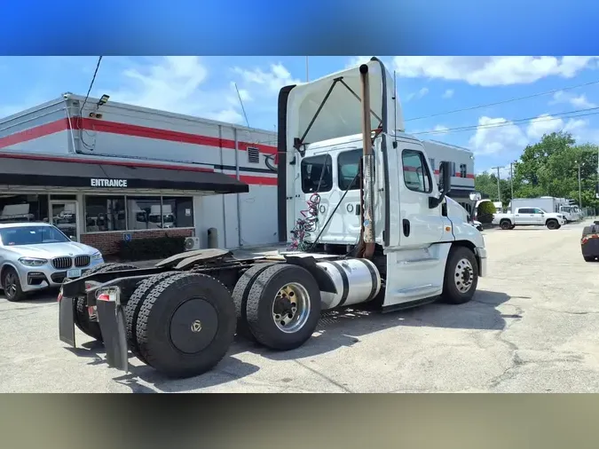 2019 FREIGHTLINER/MERCEDES CASCADIA 125