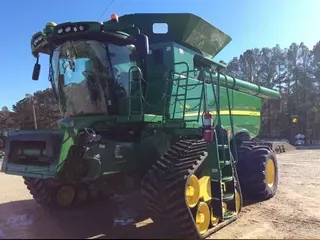 2017 John Deere S690