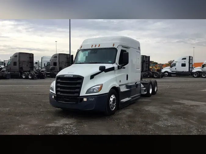 2021 Freightliner Cascadia 126