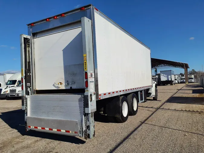 2018 FREIGHTLINER/MERCEDES M2 106