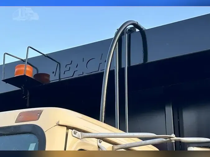 2000 INTERNATIONAL 4900