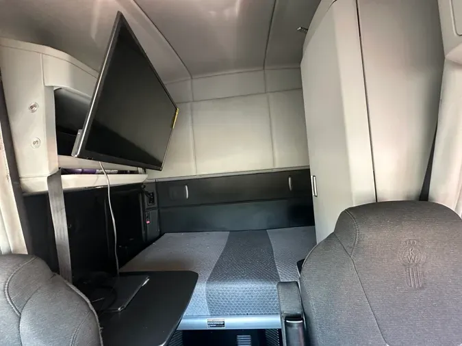 2022 Kenworth T680