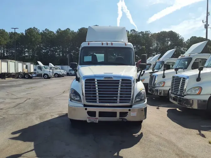 2018 FREIGHTLINER CASCADIA 125