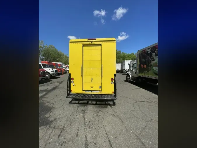2017 FRTLR CUSTOM CHASSIS CORP MT-55 WALK-IN