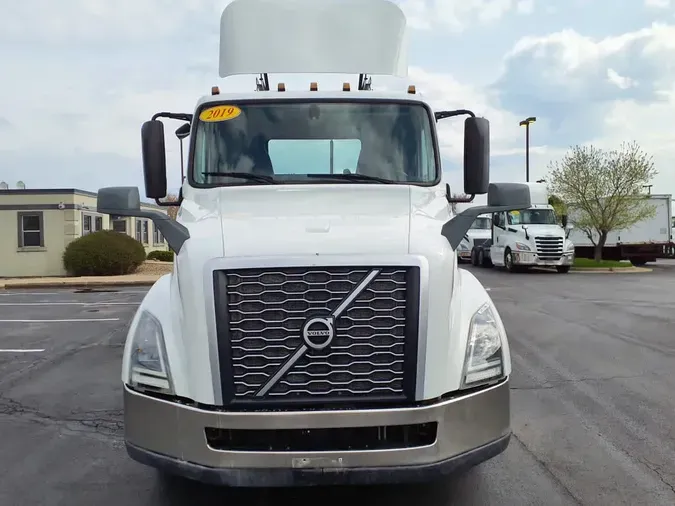 2019 VOLVO VNL64T-300