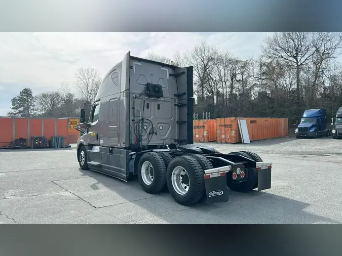 2022 Freightliner Cascadia 126