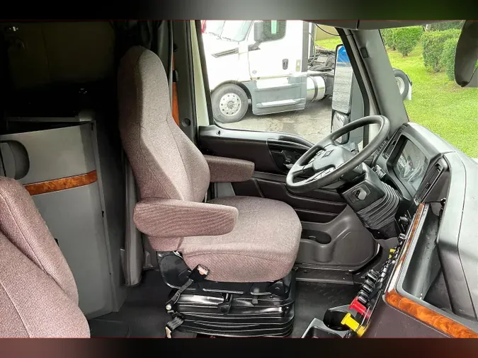 2022 INT LT625 6x4