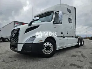 2020 VOLVO VNL64T760