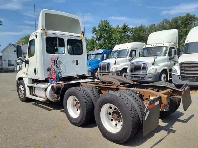 2016 FREIGHTLINER CASCADIA 125