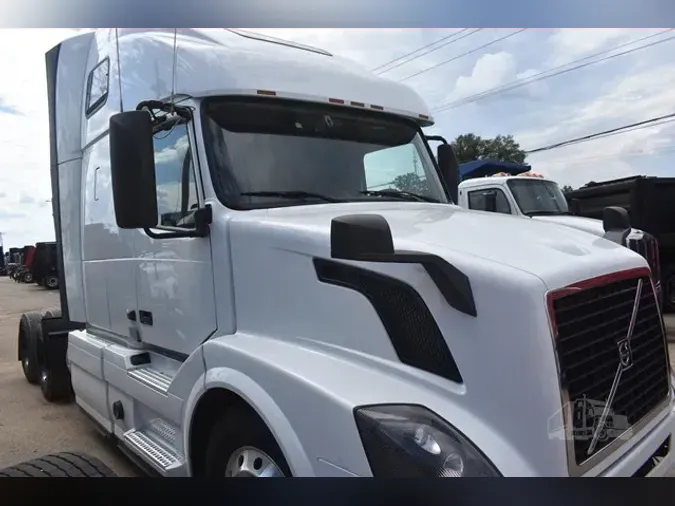 2016 VOLVO VNL64T670