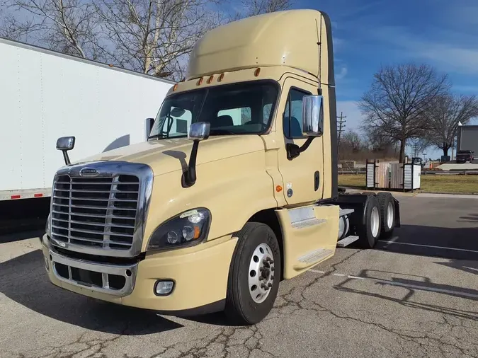 2019 FREIGHTLINER/MERCEDES CASCADIA 1251f07fea96c2b43654e0de9929ad593ae