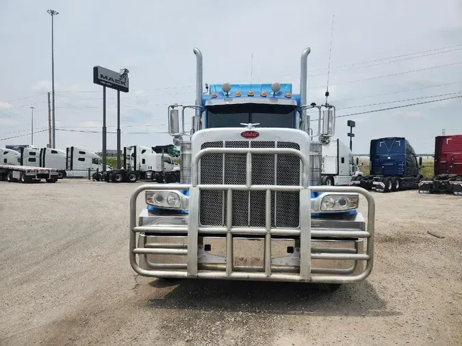 2015 PETERBILT 389