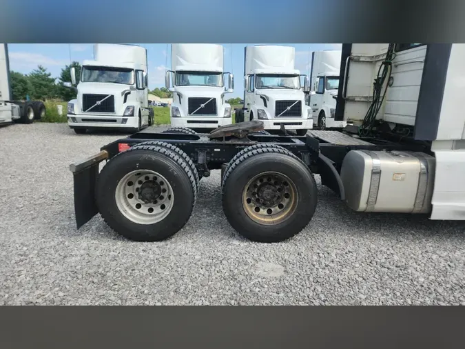 2019 Volvo VNL300