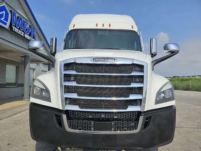 2023 FREIGHTLINER Cascadia 126