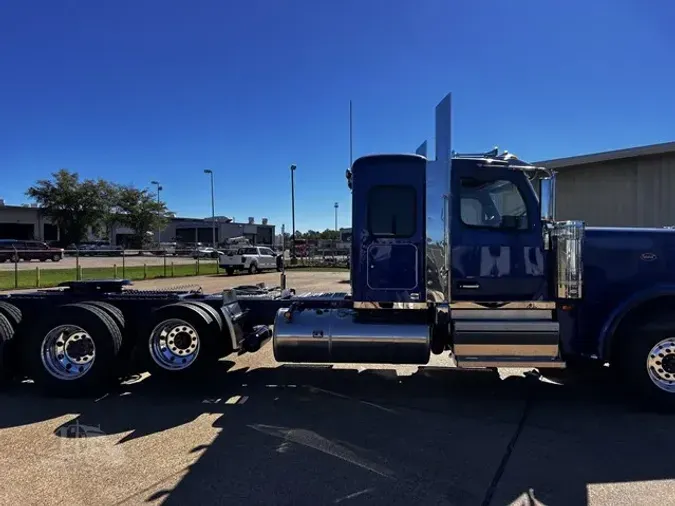 2025 PETERBILT 589