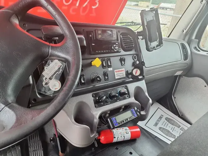 2018 FREIGHTLINER/MERCEDES M2 106