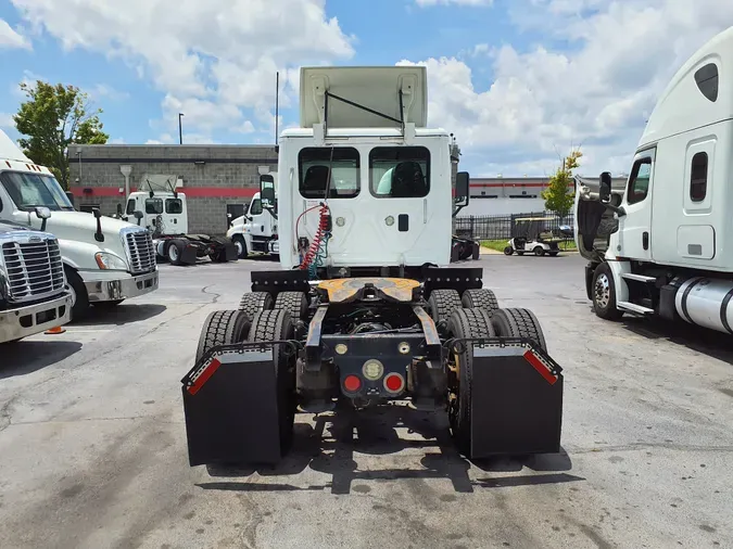 2016 FREIGHTLINER/MERCEDES CASCADIA 125