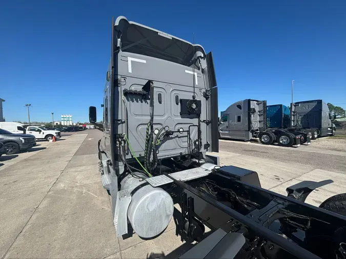 2023 Freightliner Cascadia 116