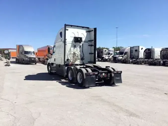 2020 Freightliner Cascadia