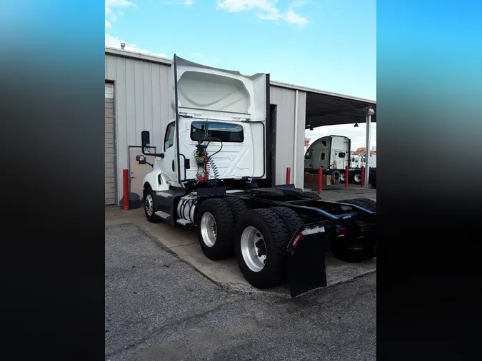 2018 FREIGHTLINER/MERCEDES CASCADIA 125