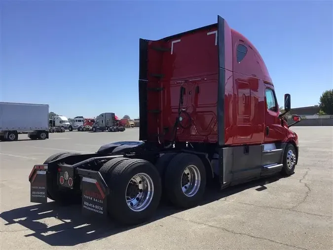 2020 FREIGHTLINER CASCADIA