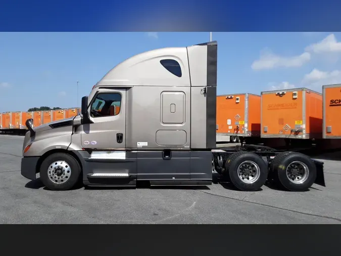 2025 Freightliner Cascadia 126