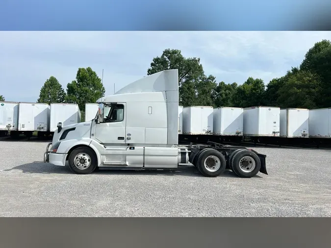 2016 Volvo VNL 740