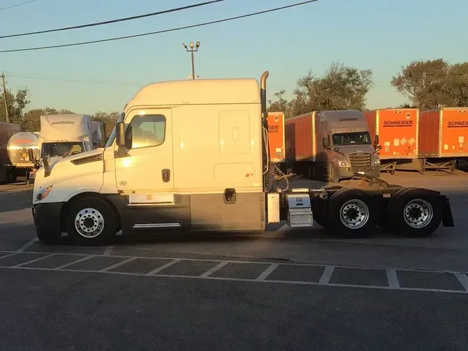 2020 Freightliner Cascadia