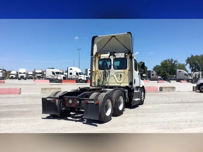 2020 Freightliner Cascadia 126