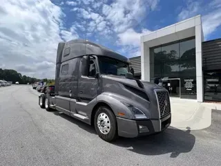 2020 VOLVO VNL64T860