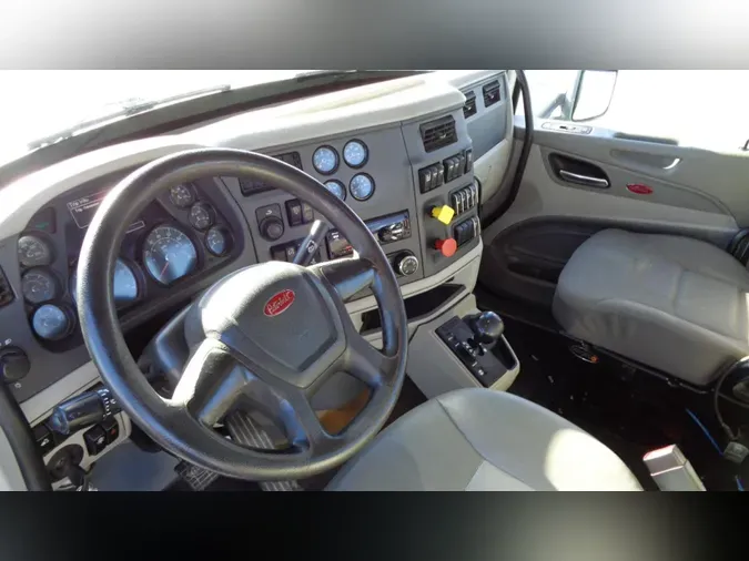 2020 Peterbilt 567
