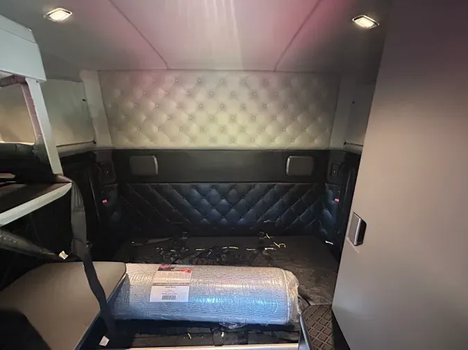 2023 Kenworth W9901f36db5bc9a4ea5098e36b26f433178f