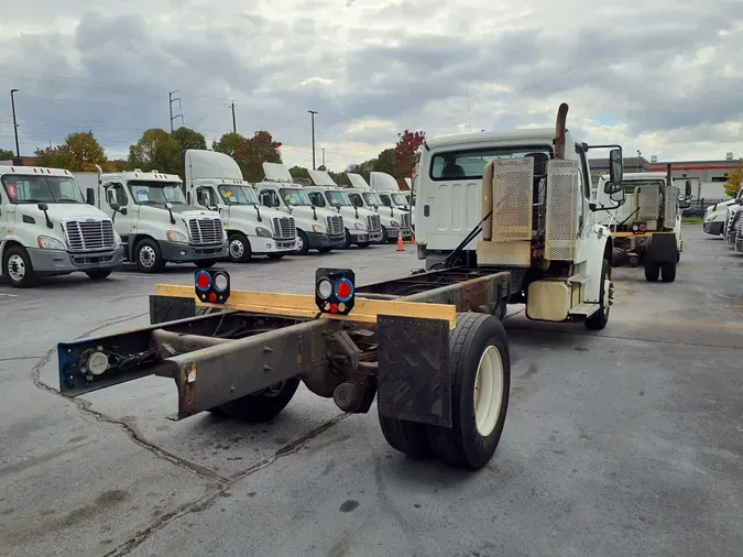 2016 FREIGHTLINER/MERCEDES M2 106