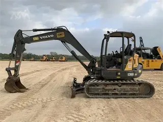 2016 VOLVO ECR88D