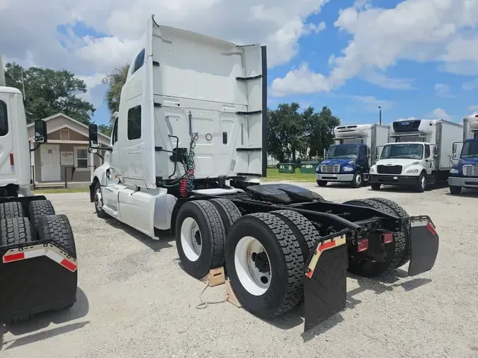 2019 NAVISTAR INTERNATIONAL LT625 SLPR CAB