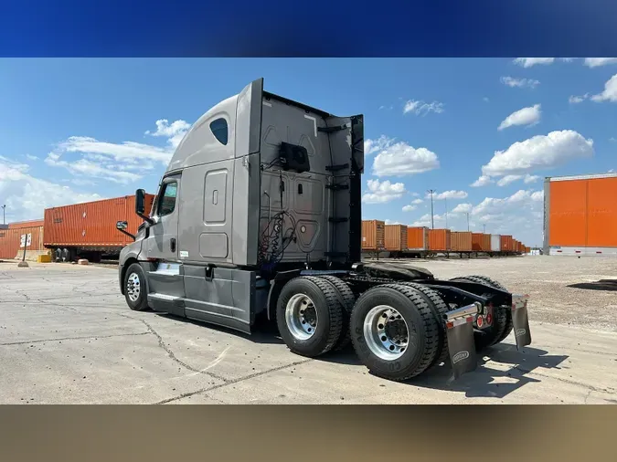 2022 Freightliner Cascadia 1261f3bb089645851751c8108ae0b4f98f8