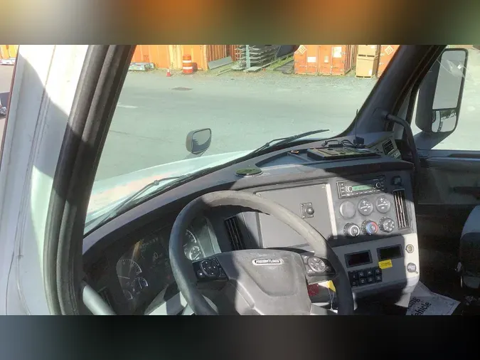 2020 Freightliner Cascadia 126