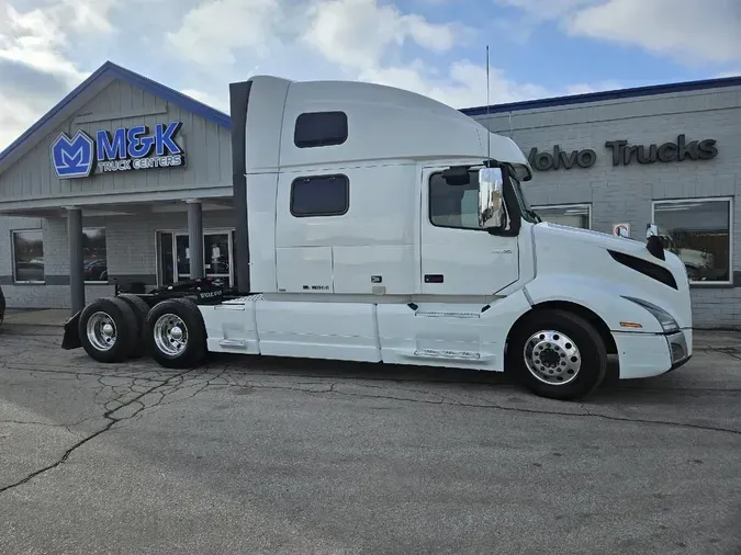 2021 VOLVO VNL64T860