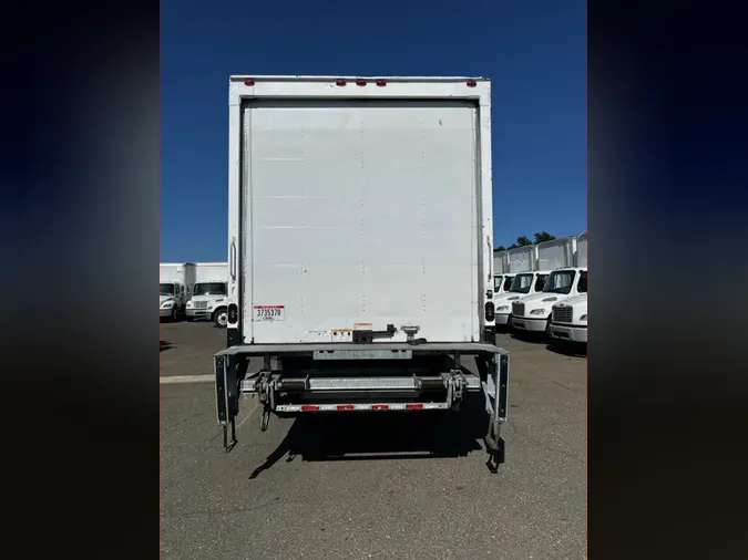 2018 FREIGHTLINER M2 106