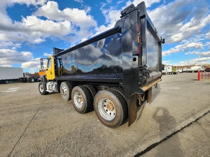 2016 Freightliner 114SD