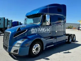 2021 VOLVO VNL64T760