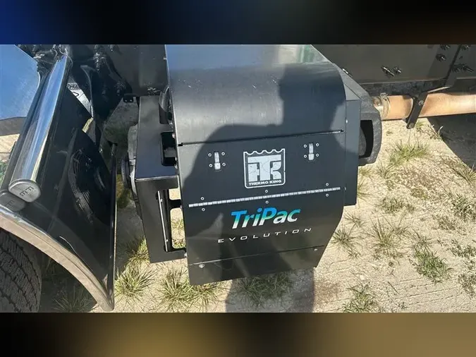 2019 FREIGHTLINER CA126