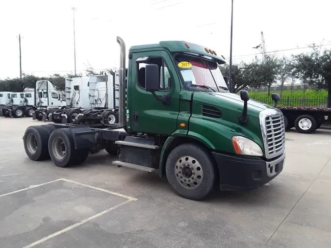 2017 FREIGHTLINER/MERCEDES CASCADIA 113